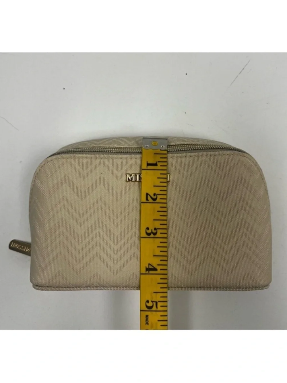 Missoni  for delta Cream Chevron gold Logo Cosmetic Case vacation